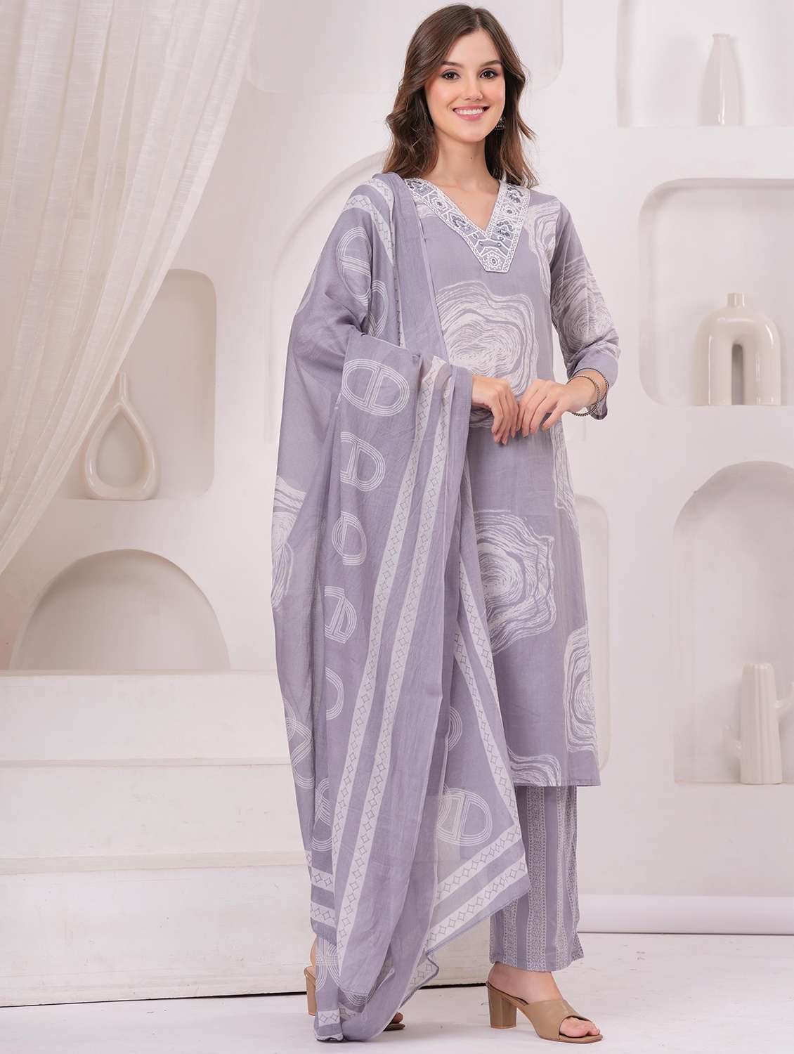 women printed three quarter sleeve kurta pant with dupatta set - 22146659 - Standard Image - 3