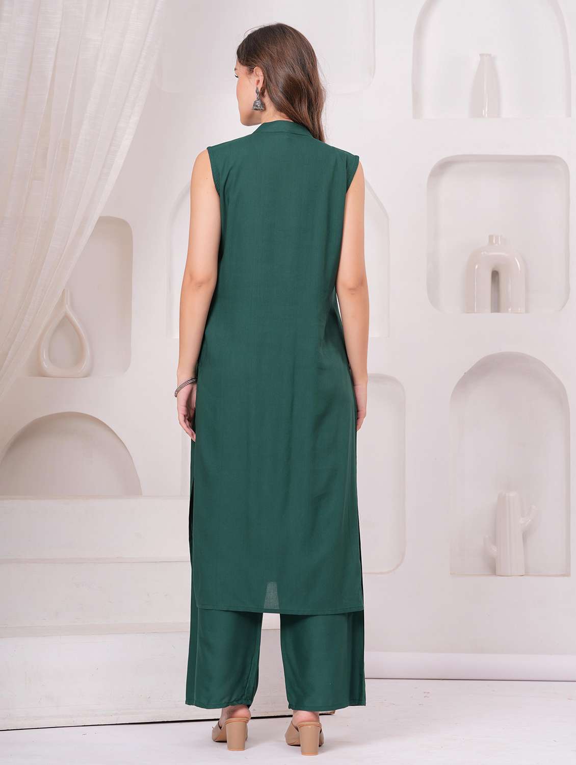 women embroidered sleeveless kurta palazzo set - 22146663 - Standard Image - 3