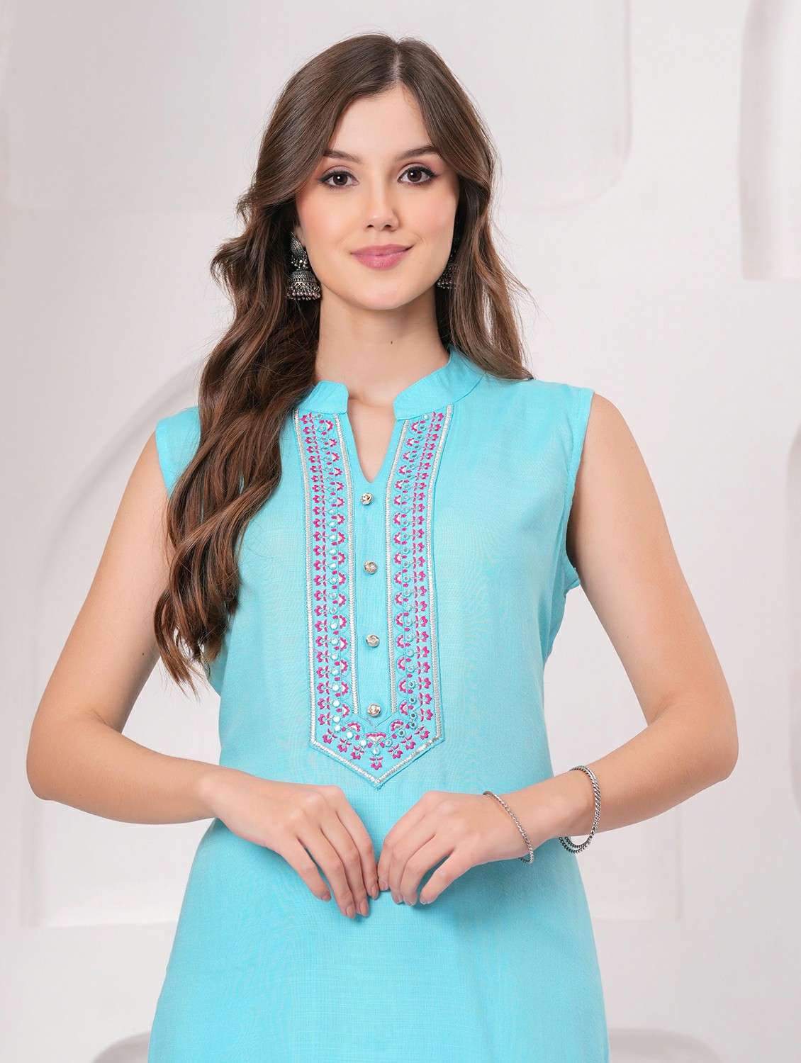 women embroidered sleeveless kurta palazzo set - 22146665 - Standard Image - 5