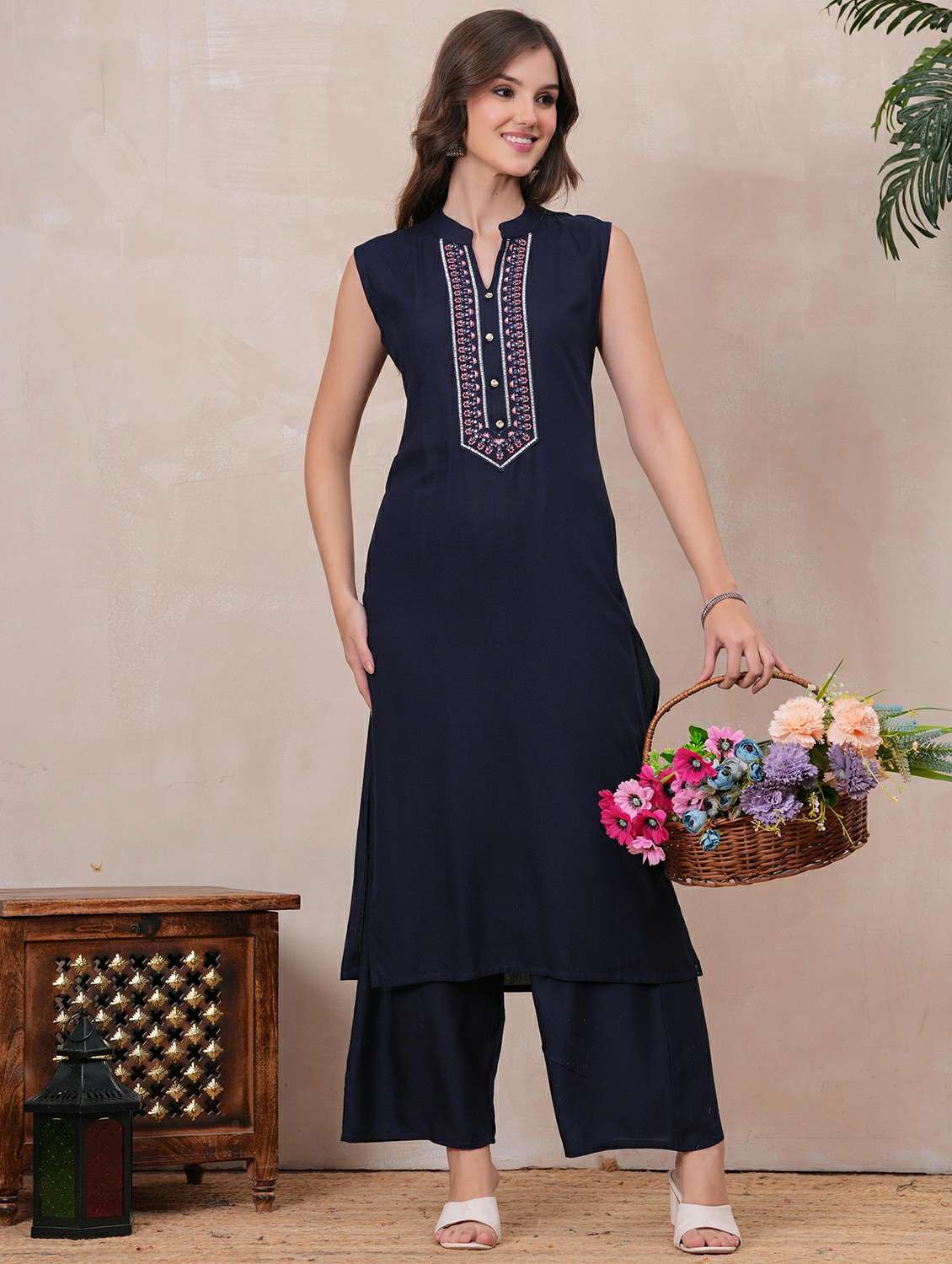 women embroidered sleeveless kurta palazzo set - 22146666 - Zoom Image - 0