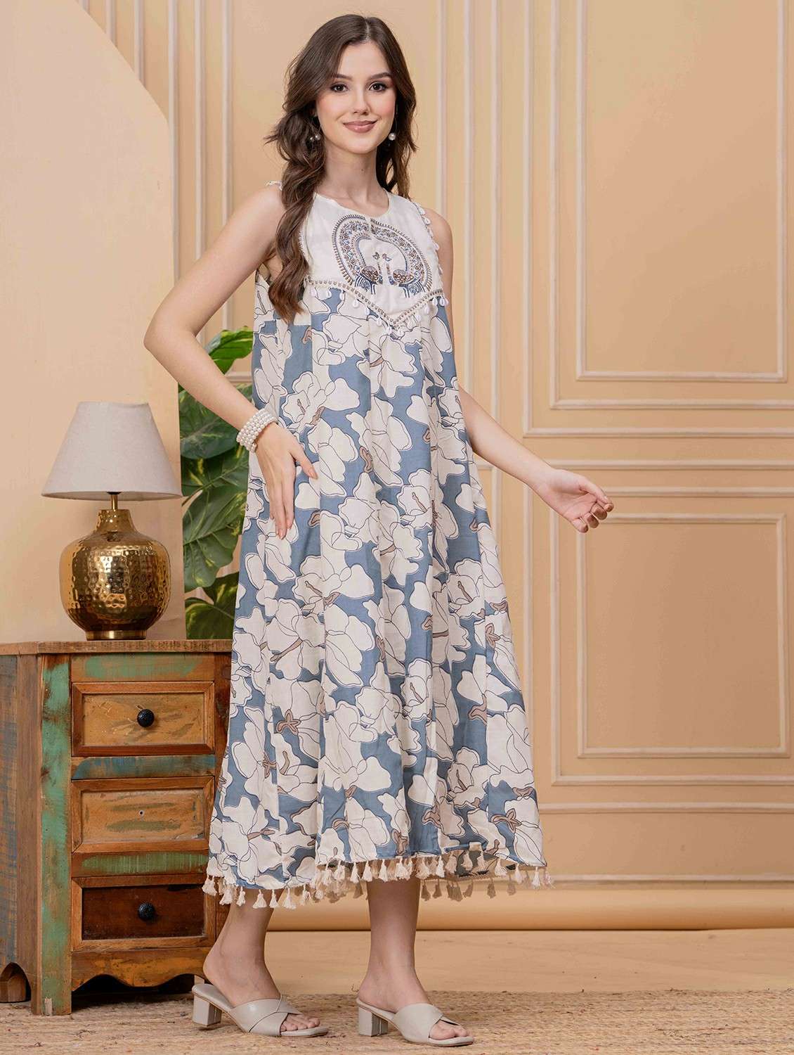 women floral sleeveless a-line ethnic dress - 22146669 - Standard Image - 3