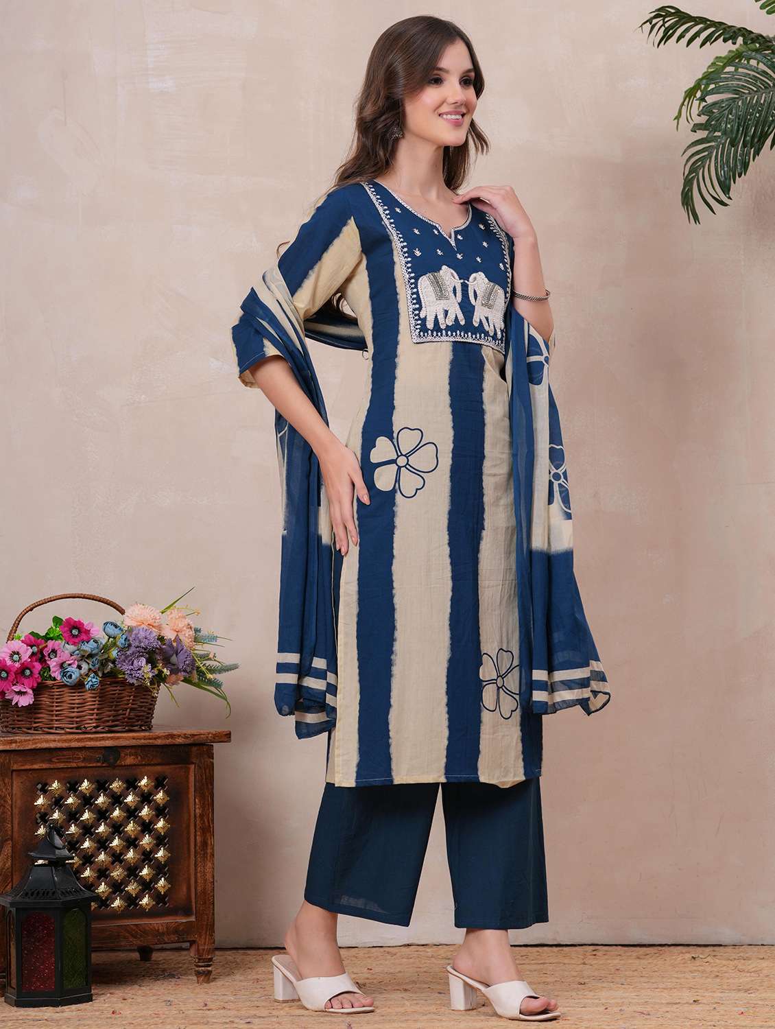women printed three quarter sleeve kurta pant with dupatta set - 22146741 - Standard Image - 3