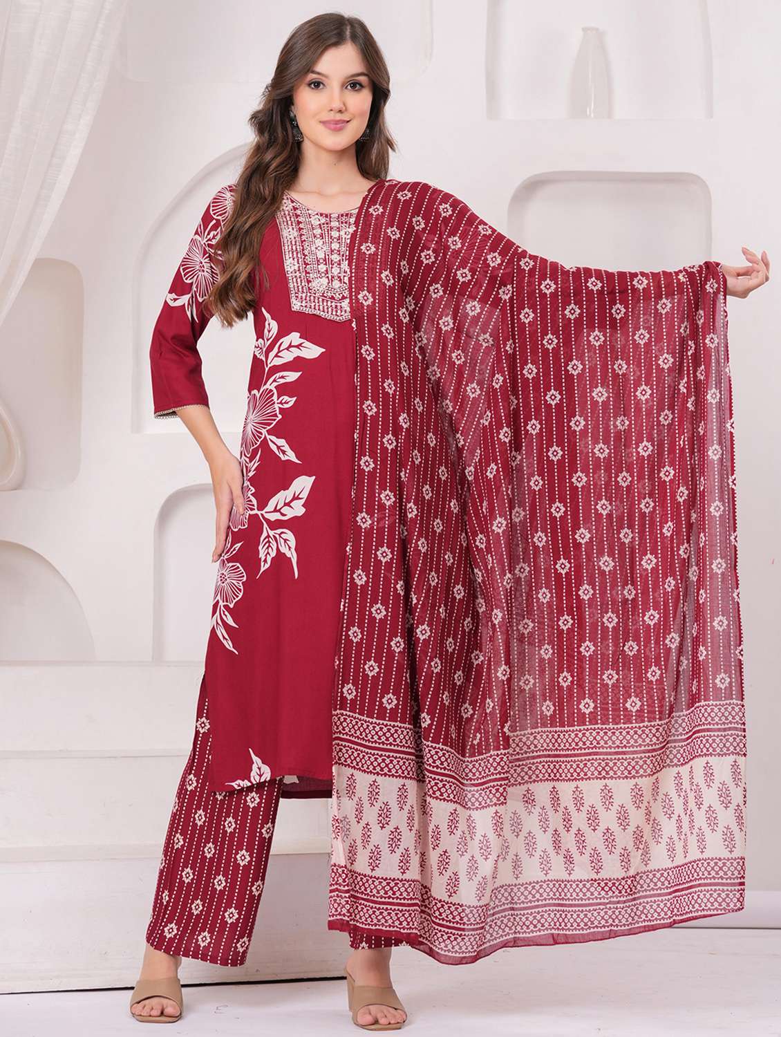 women floral printed three quarter sleeve kurta pant with dupatta set - 22146749 -  Zoom Image - 0