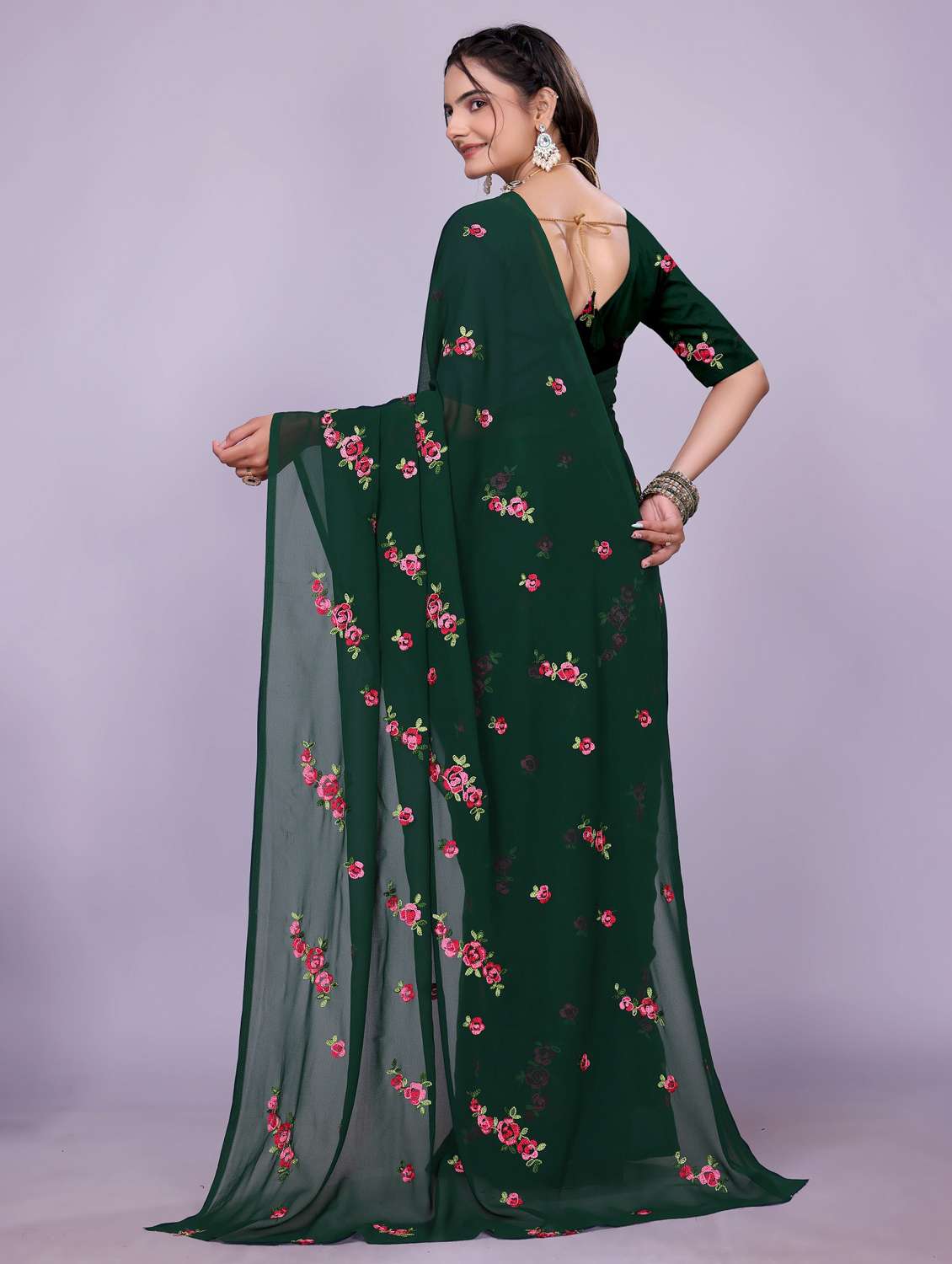 women green embroidered saree with blouse - 22147129 - Standard Image - 3