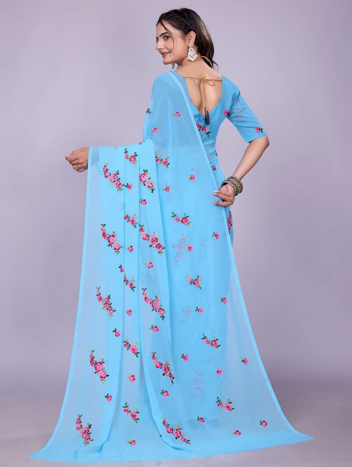 women light blue embroidered saree with blouse - 22147131 - Standard Image - 3