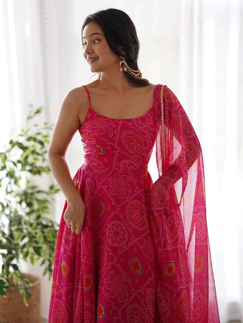 women bandhani printed shoulder strap kurta dupatta set - 22147150 - Standard Image - 5