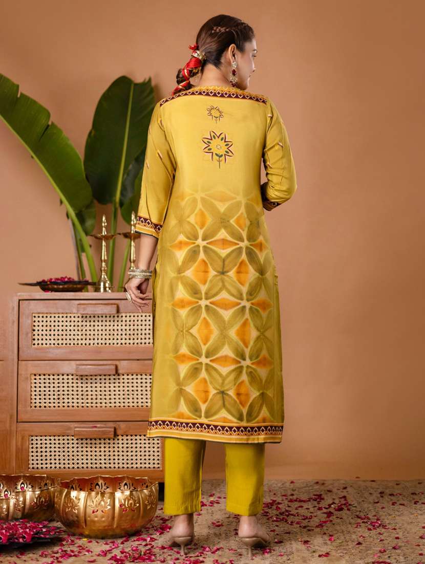 women printed three quarter sleeve kurta pant with dupatta set - 22147209 -  Standard Image - 3
