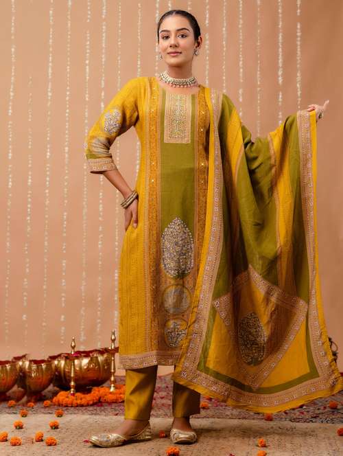 women printed three quarter sleeve kurta pant with dupatta set - 22147212 -  Standard Image - 0