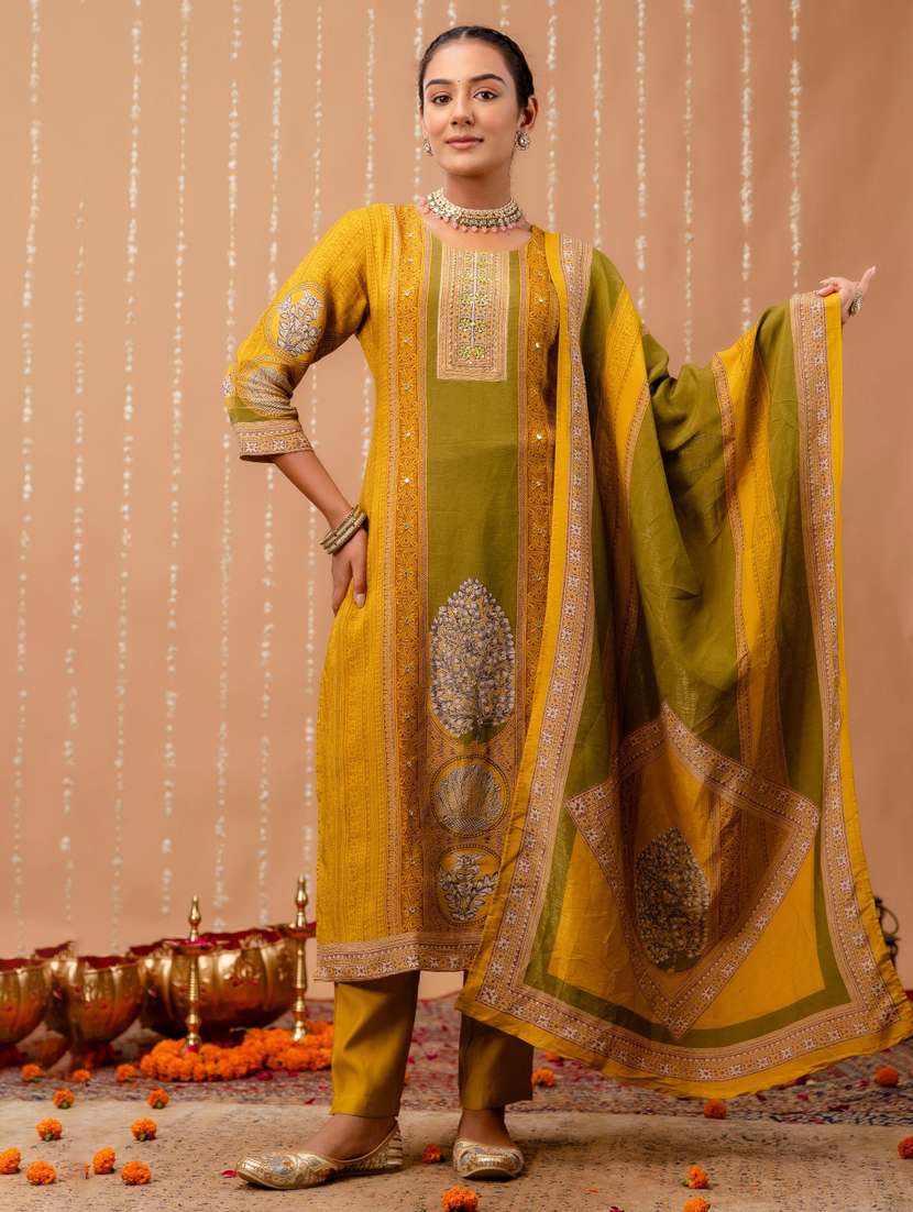 women printed three quarter sleeve kurta pant with dupatta set - 22147212 -  Zoom Image - 0