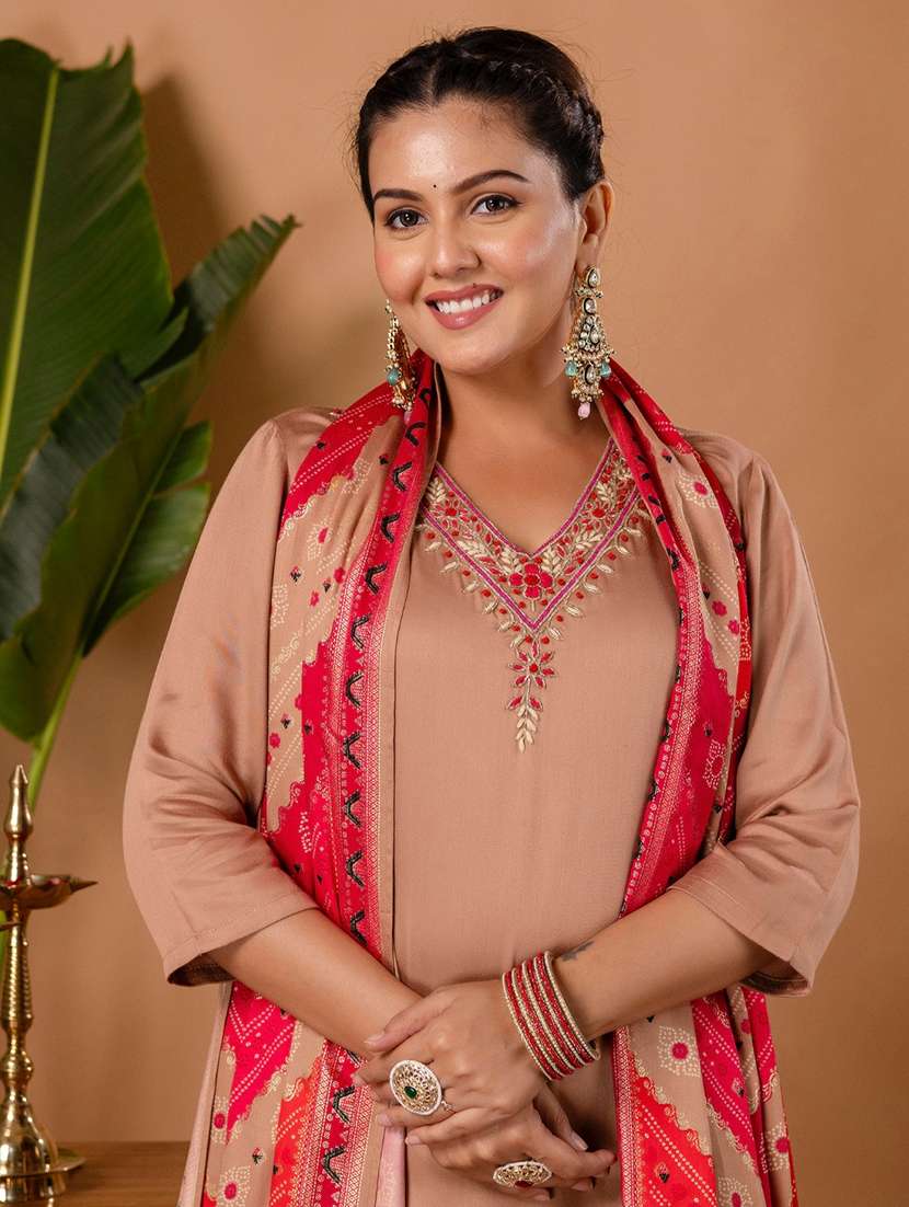 women embroidered three quarter sleeve kurta pant with dupatta set - 22147216 -  Standard Image - 5