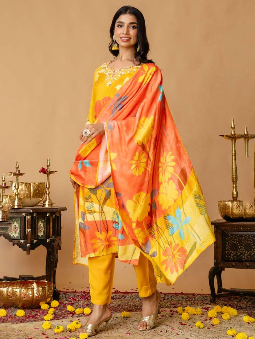 women floral three quarter sleeve kurta pant with dupatta set - 22147223 -  Standard Image - 3