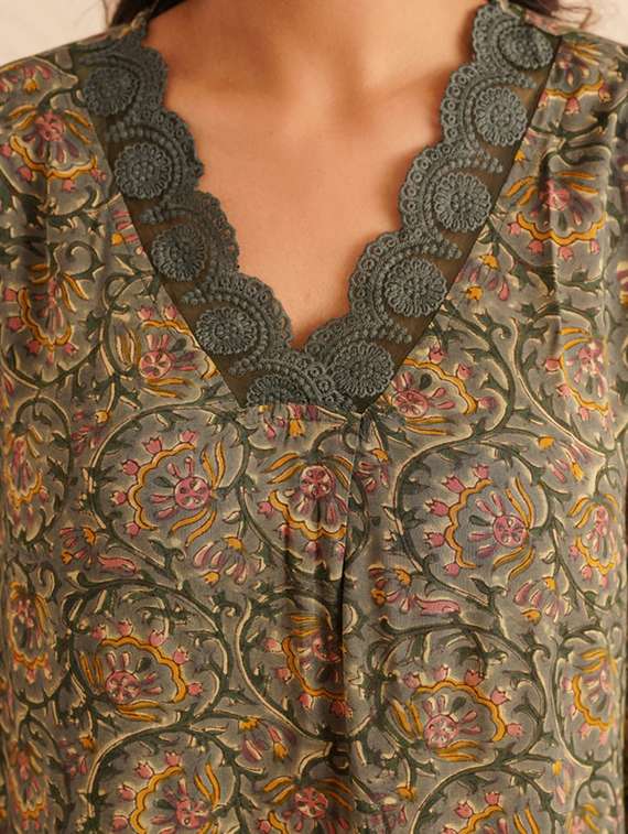 women floral three quarter sleeve kurta palazzo set - 22147248 -  Standard Image - 5