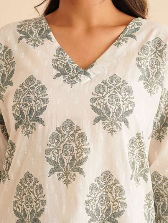 women floral three quarter sleeve kurta palazzo set - 22147254 -  Standard Image - 5