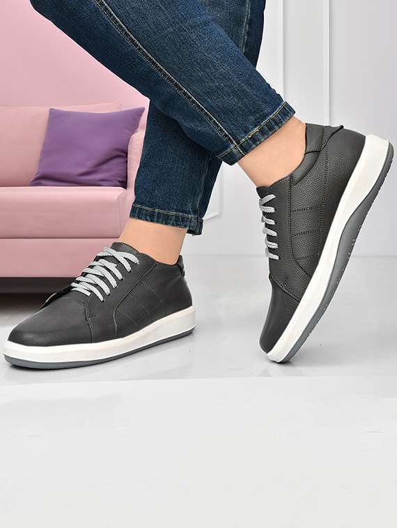 men grey lace-up shoe