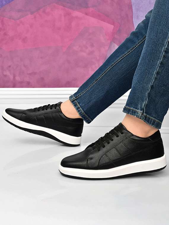men black lace-up shoe