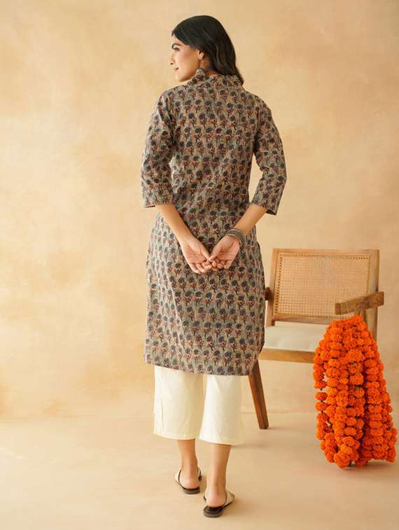 women floral three quarter sleeve straight kurta - 22147727 -  Standard Image - 3