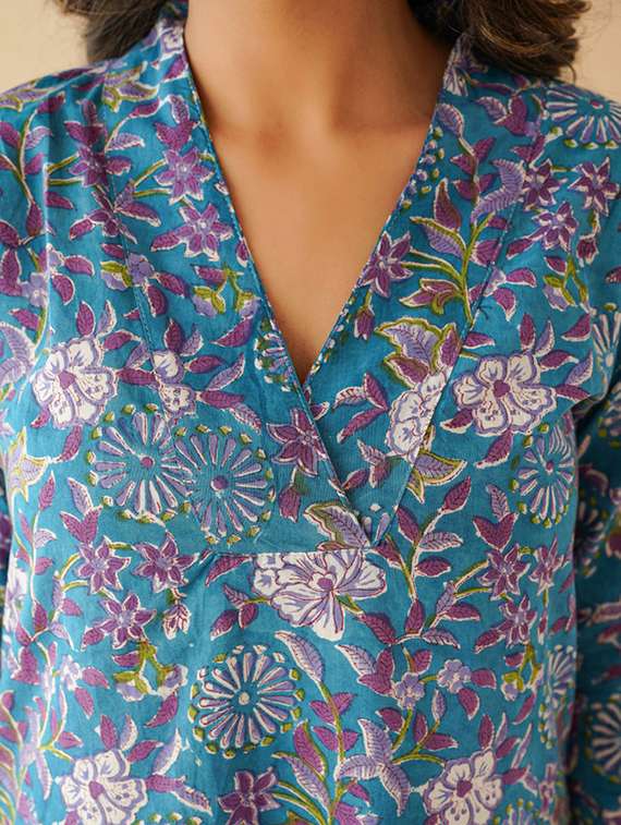 women floral three quarter sleeve straight kurta - 22147729 -  Standard Image - 5