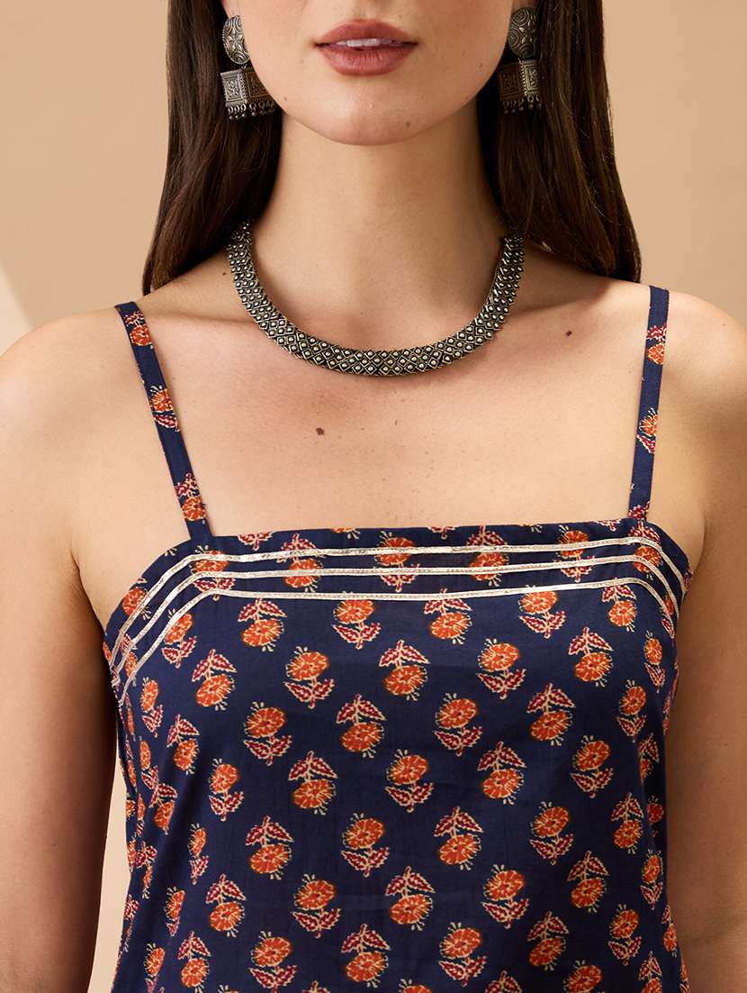 globus women navy blue square neck strappy shoulder floral print gotta lace detail straight kurta with pants fusion set - 22147739 -  Standard Image - 3