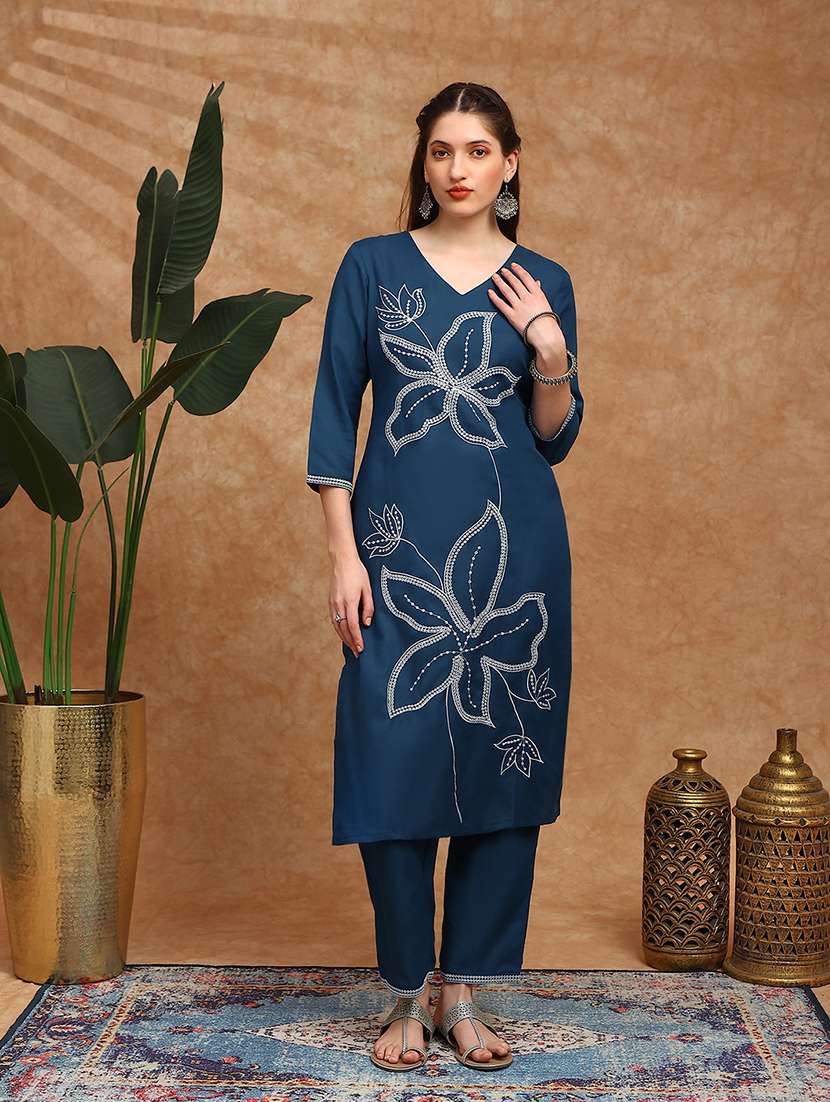women embroidered three quarter sleeve kurta pant set - 22147797 -  Zoom Image - 0