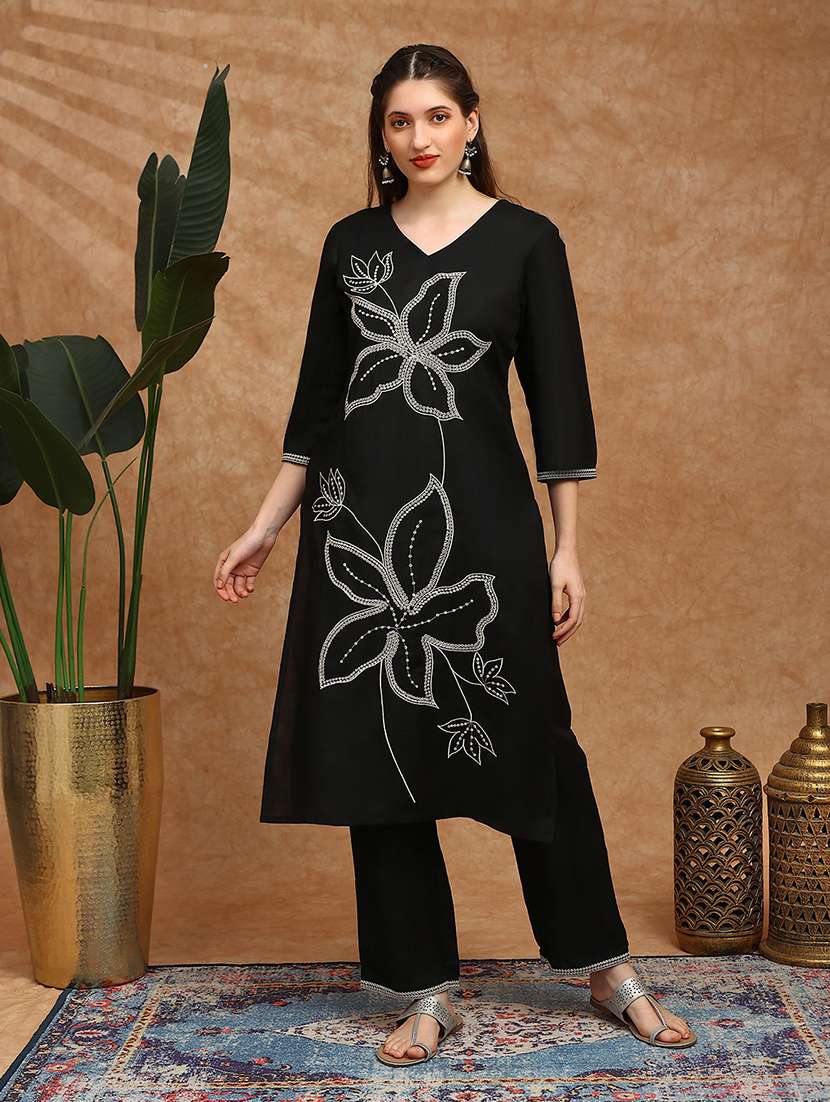 women embroidered three quarter sleeve kurta pant set