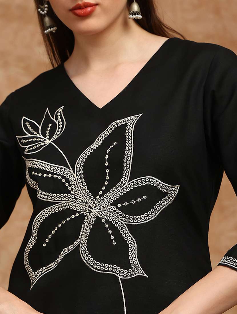 women embroidered three quarter sleeve kurta pant set - 22147798 -  Standard Image - 5