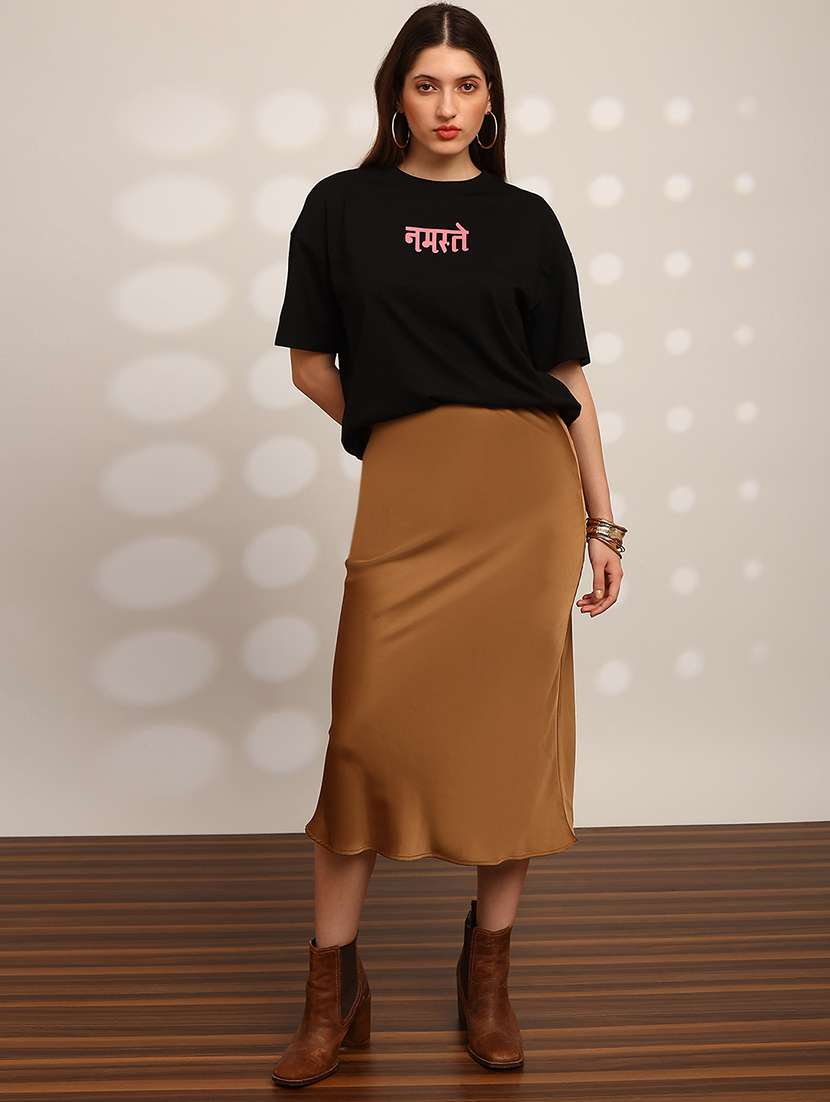 globus women black graphic print round neck drop shoulder sleeves oversized t-shirt - 22147838 -  Standard Image - 3