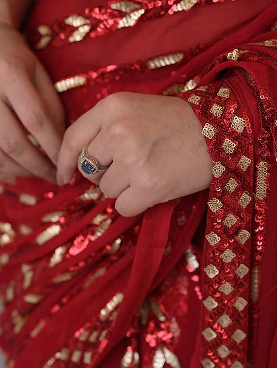 women solid with work embellished saree with blouse - 22148147 -  Standard Image - 5