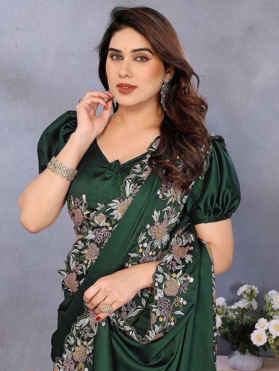 women solid with bordered saree with blouse - 22148158 -  Standard Image - 3