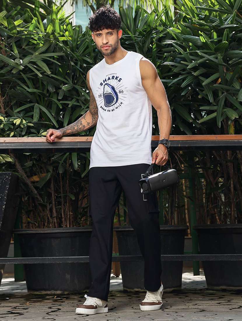 men front print sleveless vest - 22148184 -  Standard Image - 5