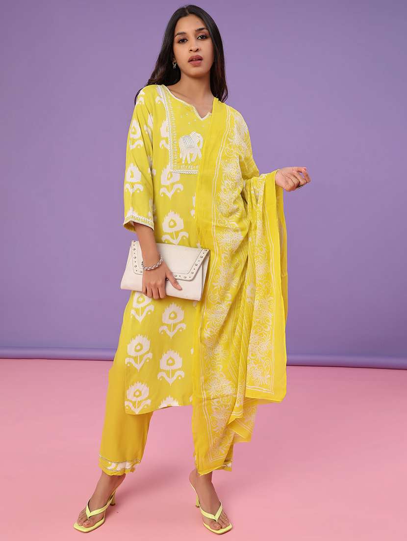 women printed three quarter sleeve kurta pant with dupatta set