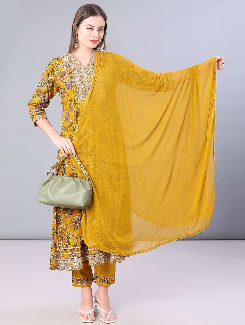 women printed three quarter sleeve kurta pant with dupatta set
