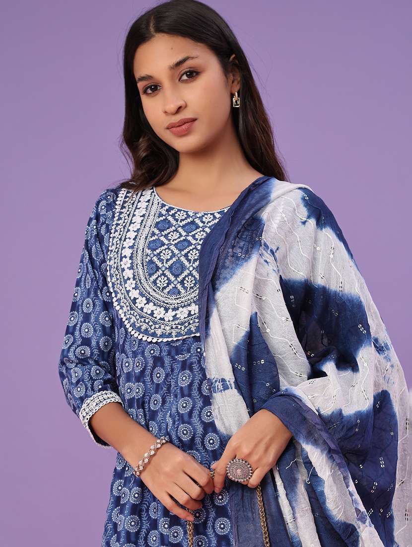women printed three quarter sleeve kurta pant with dupatta set - 22154428 -  Standard Image - 3