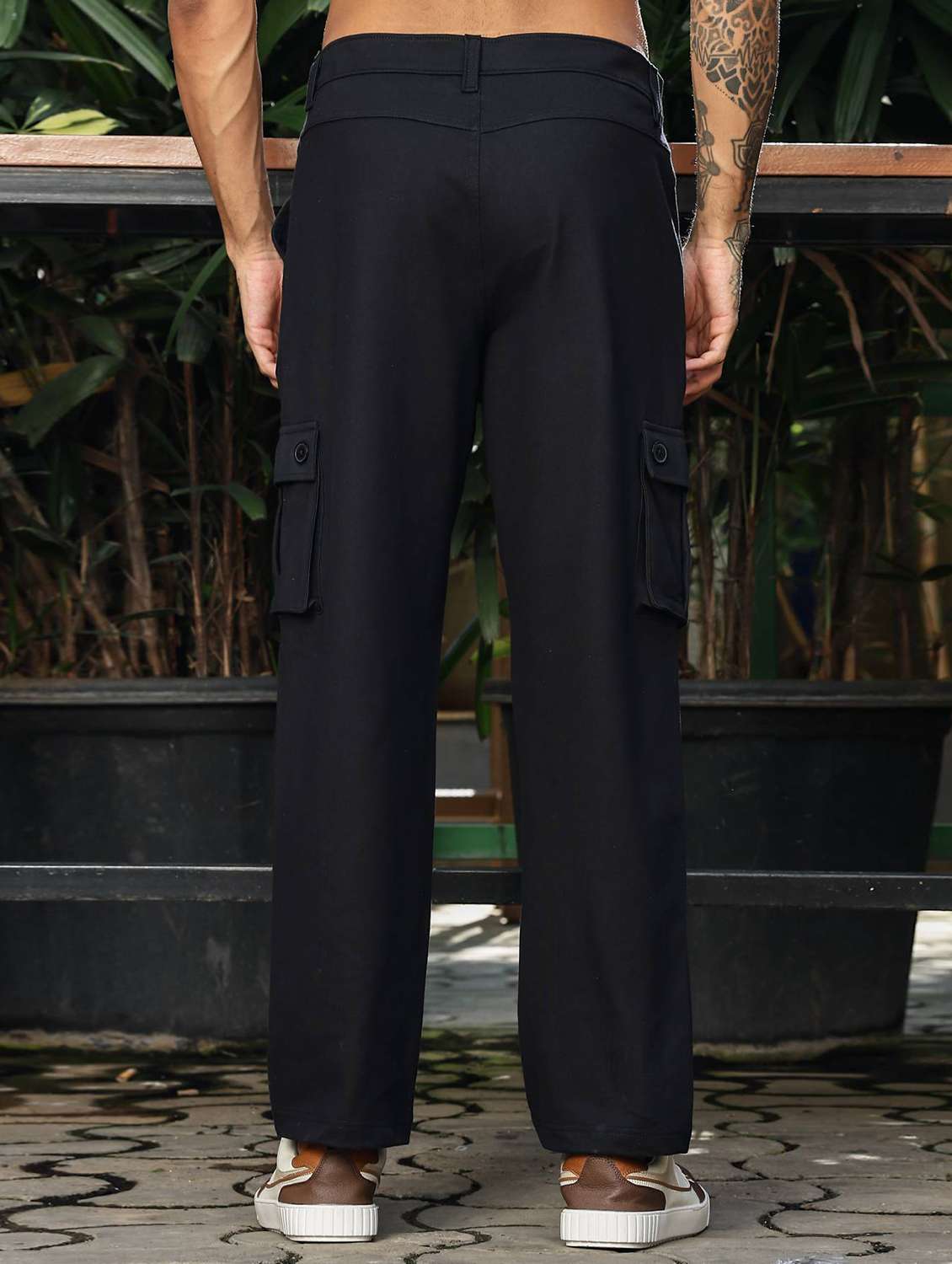 men solid mid rise regular fit cargo  - 22156199 -  Standard Image - 3