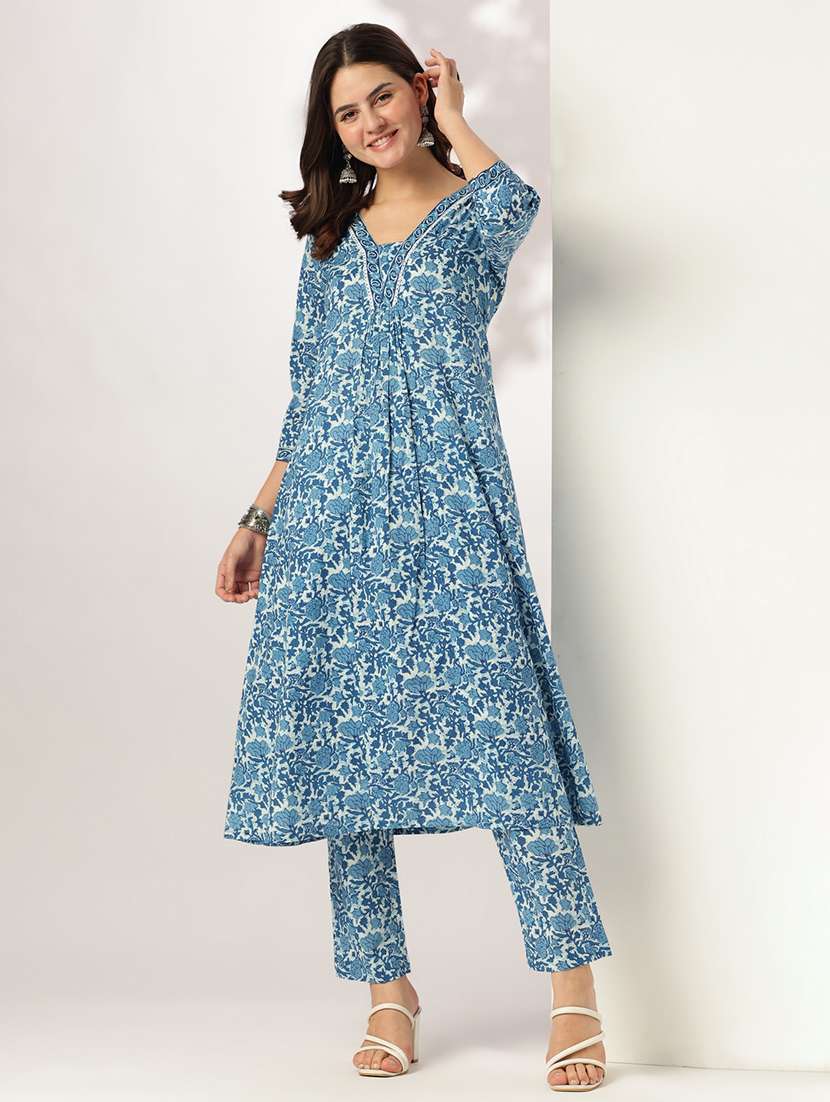 women floral three quarter sleeve kurta pant set