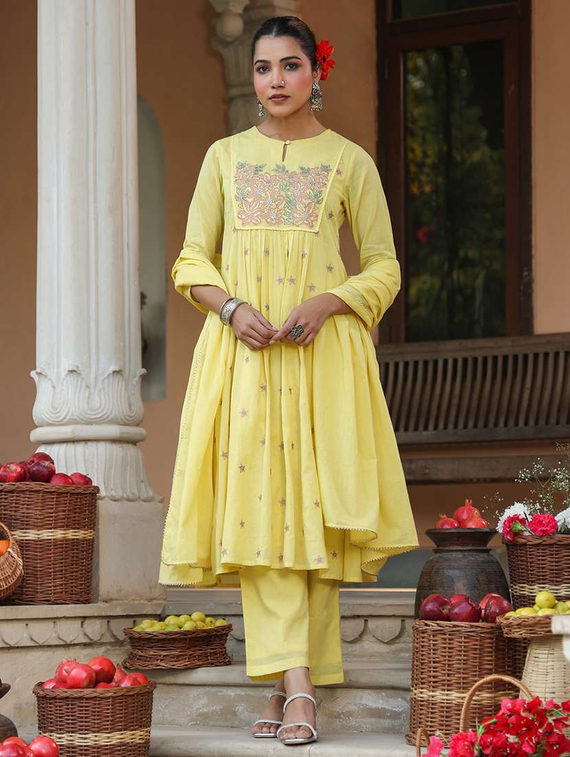 women embroidered three quarter sleeve kurta pant with dupatta set