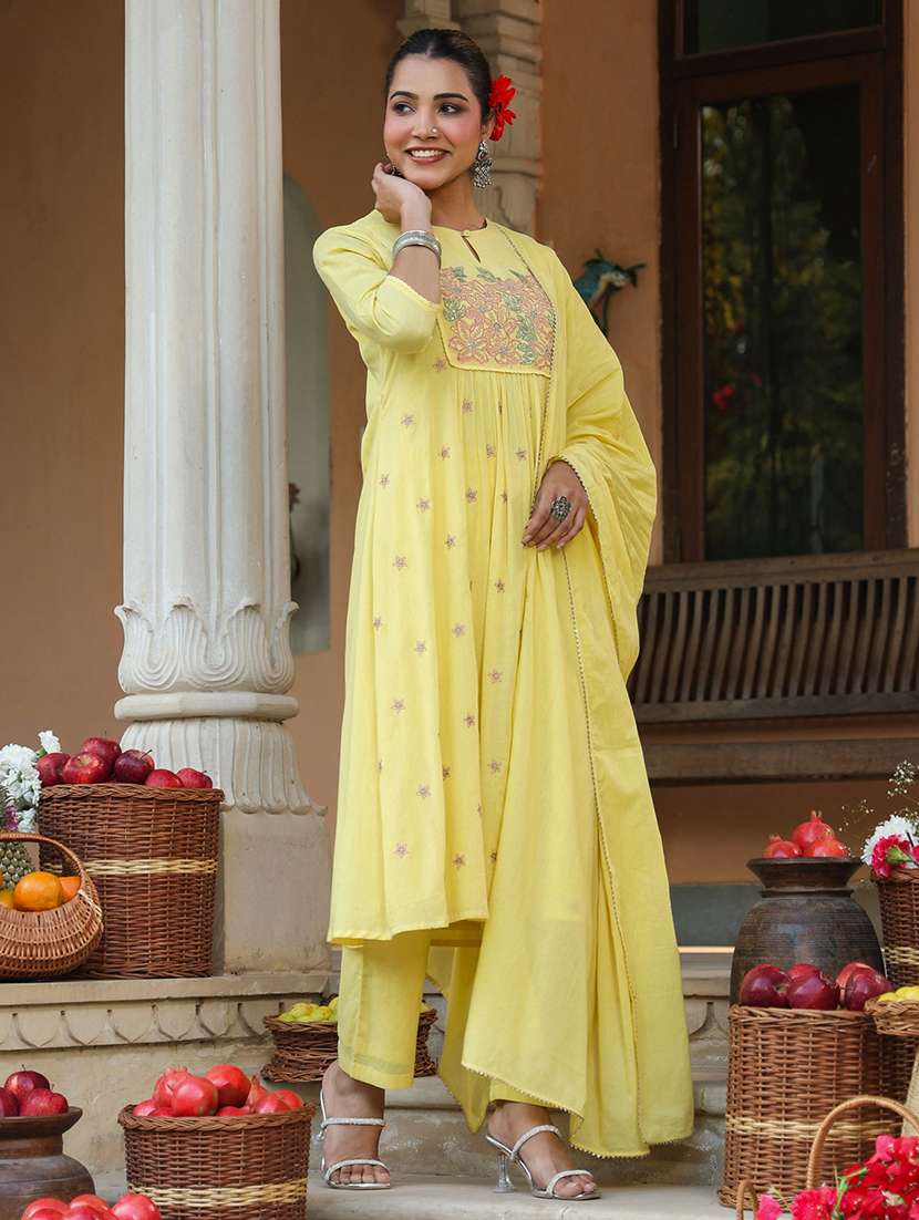 women embroidered three quarter sleeve kurta pant with dupatta set - 22156226 -  Standard Image - 3