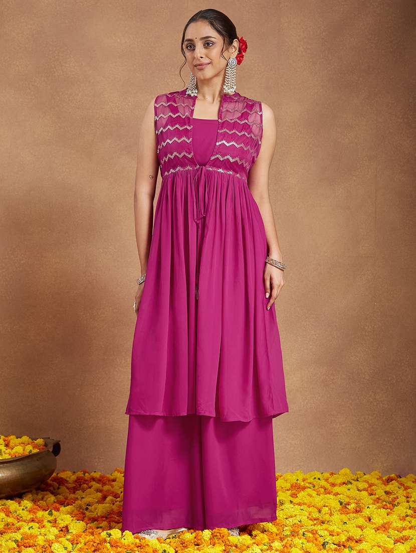 women self design sleeveless kurta palazzo set