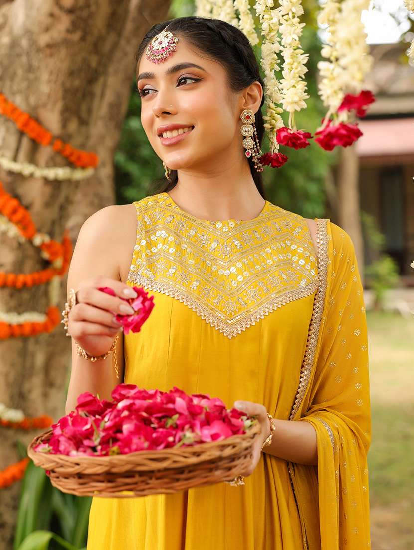 women embroidered sleeveless kurta pant with dupatta set - 22156246 -  Standard Image - 5