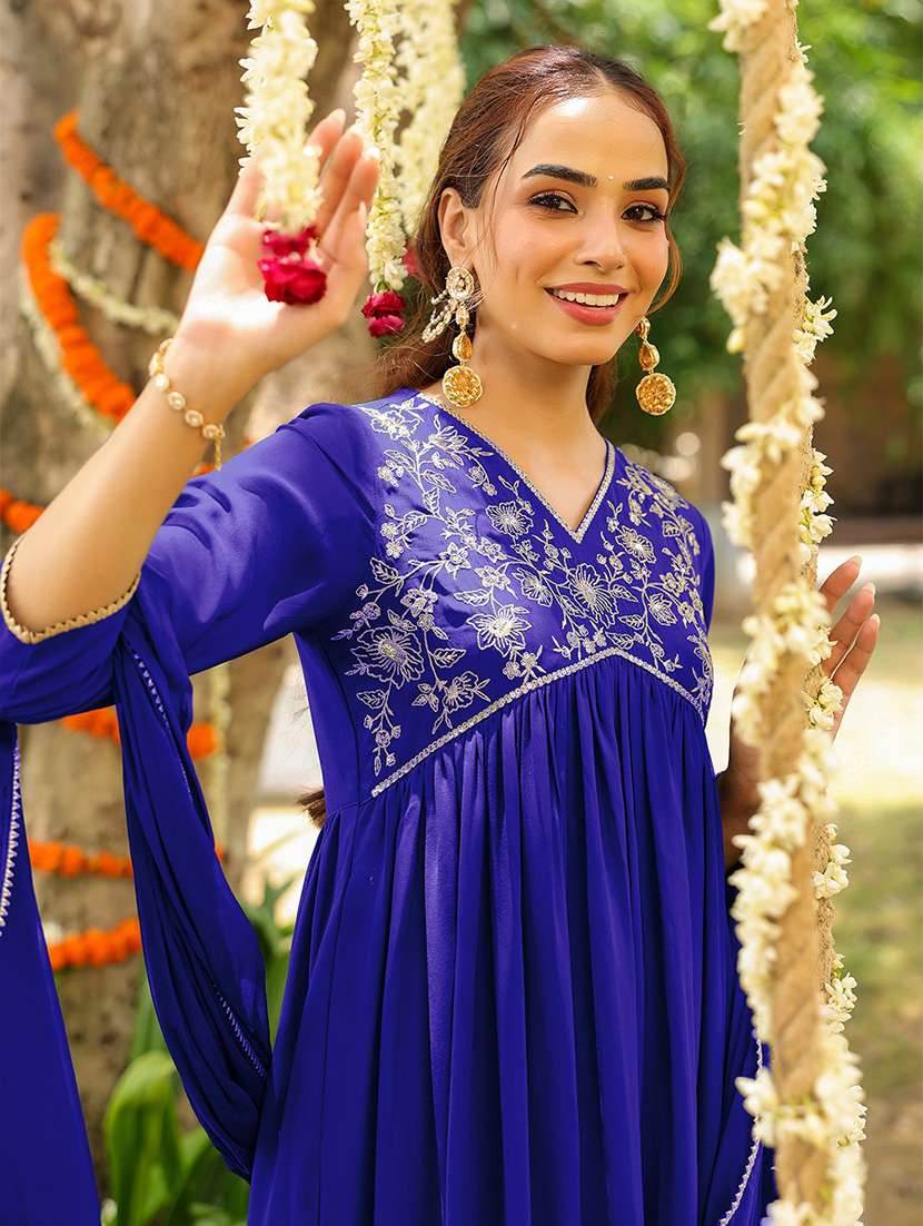 women embroidered three quarter sleeve kurta palazzo with dupatta set - 22156253 -  Standard Image - 5