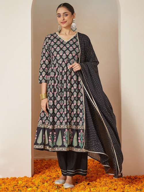 women printed three quarter sleeve kurta palazzo with dupatta set - 22156260 - Standard Image - 0