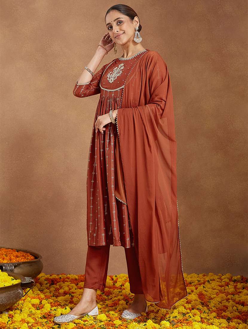 women embroidered three quarter sleeve kurta pant with dupatta set - 22156262 -  Standard Image - 3