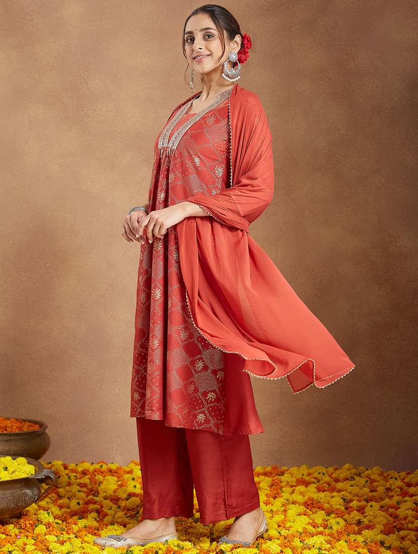 women embroidered three quarter sleeve kurta pant with dupatta set - 22156265 -  Standard Image - 3