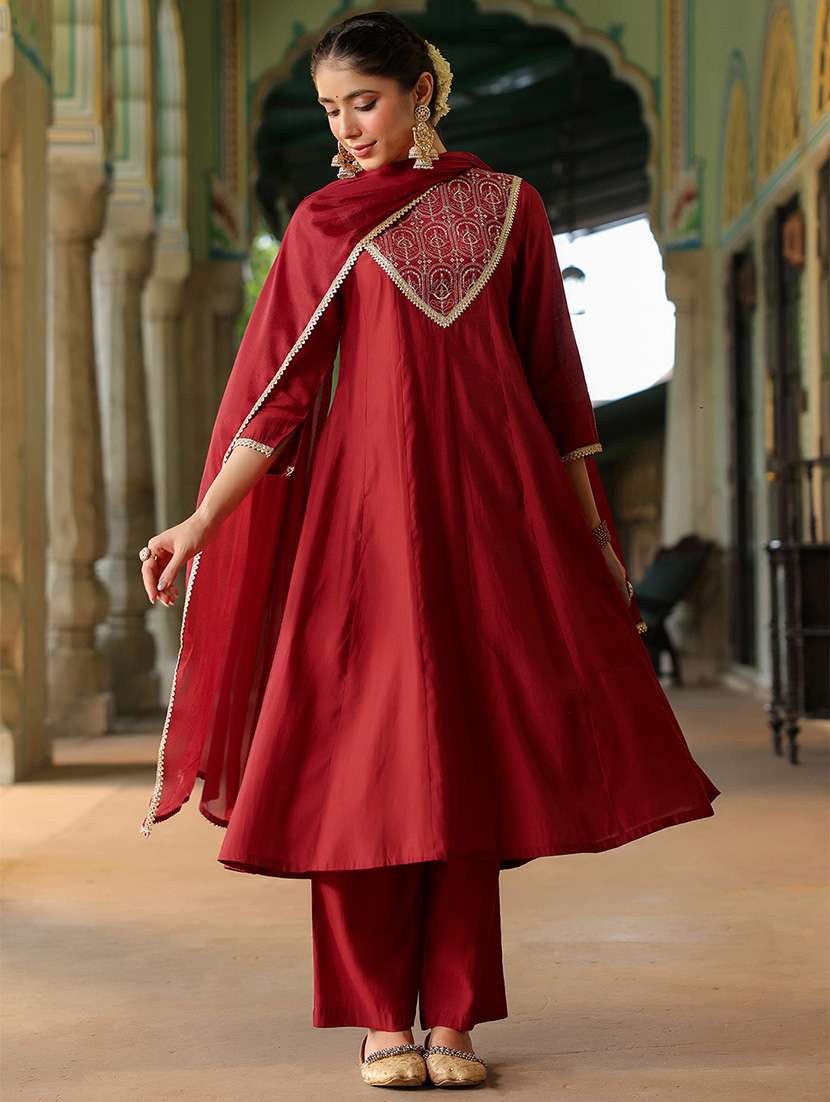 women embroidered three quarter sleeve kurta pant with dupatta set - 22156267 - Standard Image - 3