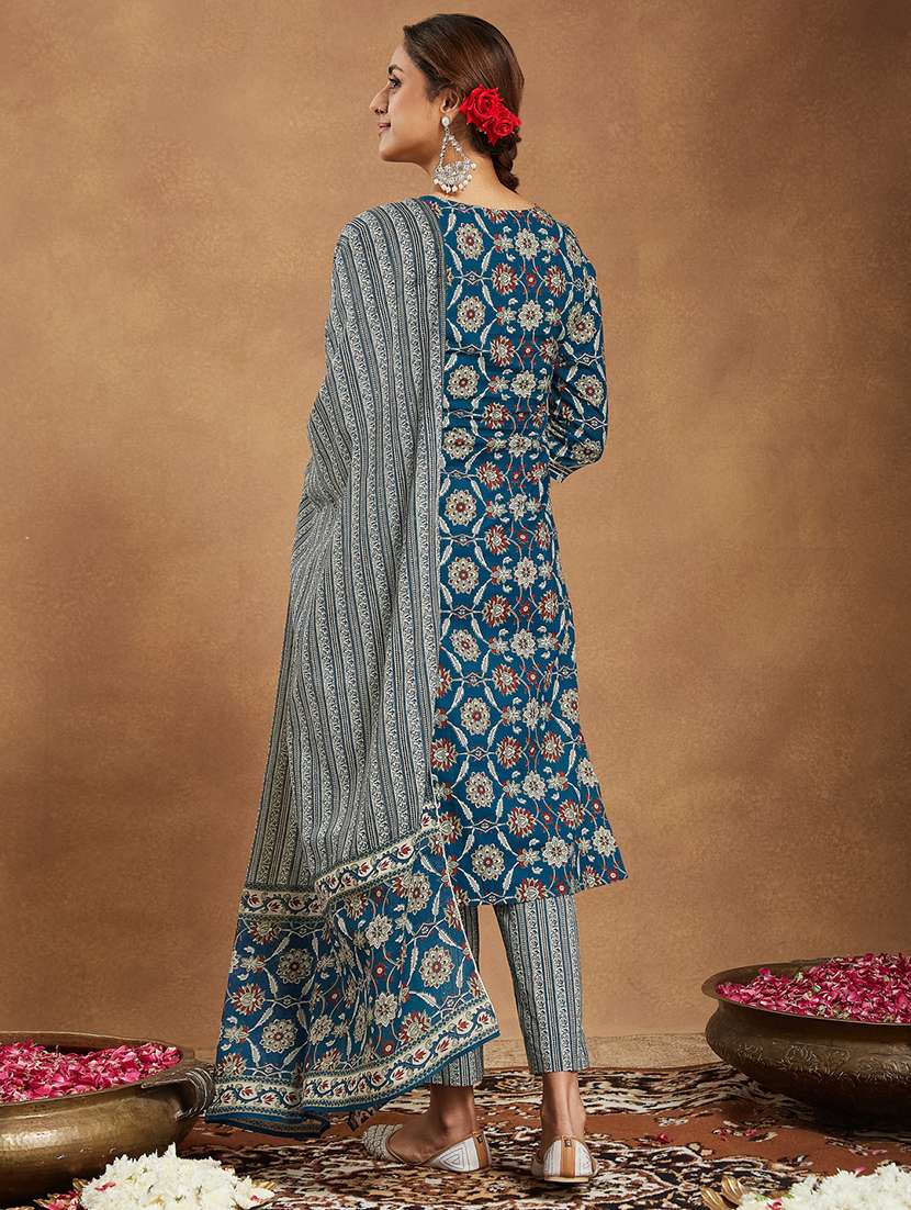 women floral three quarter sleeve kurta pant with dupatta set - 22156277 - Standard Image - 3