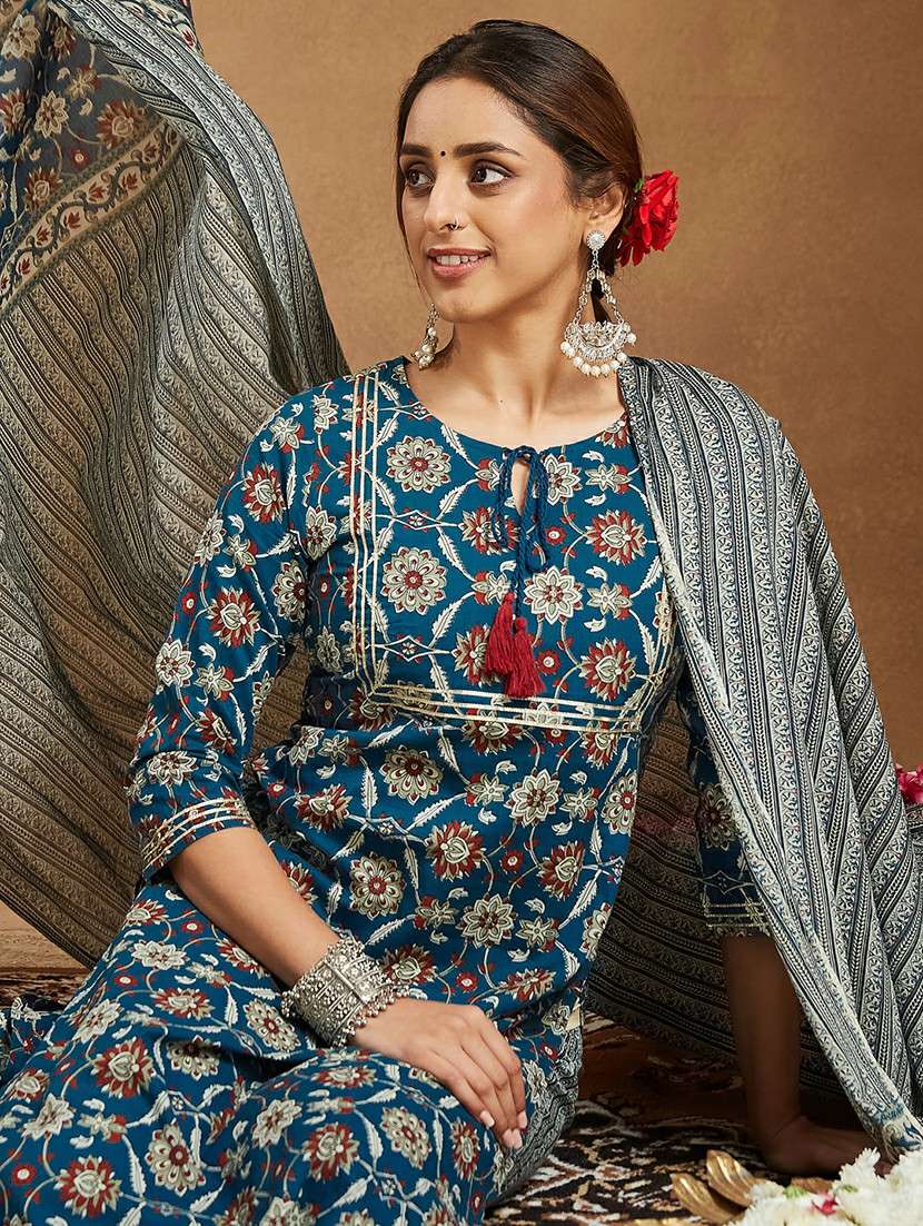 women floral three quarter sleeve kurta pant with dupatta set - 22156277 - Standard Image - 5