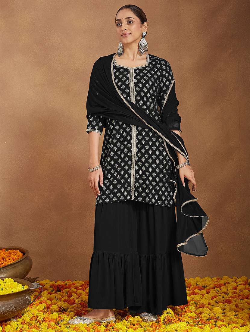 women foil printed three quarter sleeve kurta pant with dupatta set - 22156280 - Zoom Image - 0