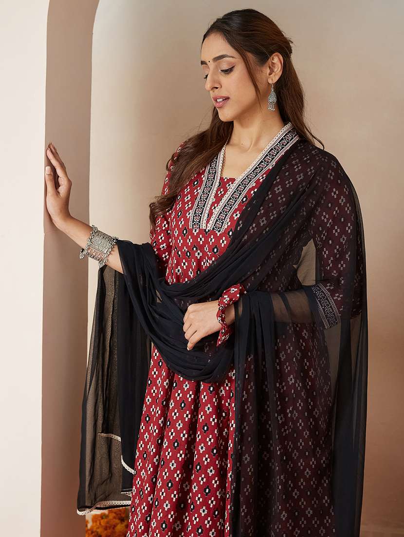 women printed three quarter sleeve kurta pant with dupatta set - 22156282 -  Standard Image - 5