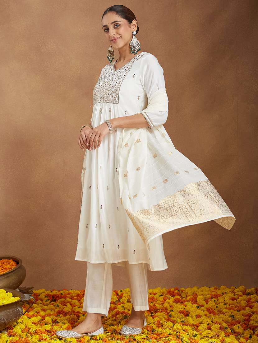 women embroidered three quarter sleeve kurta pant with dupatta set - 22156284 - Standard Image - 3