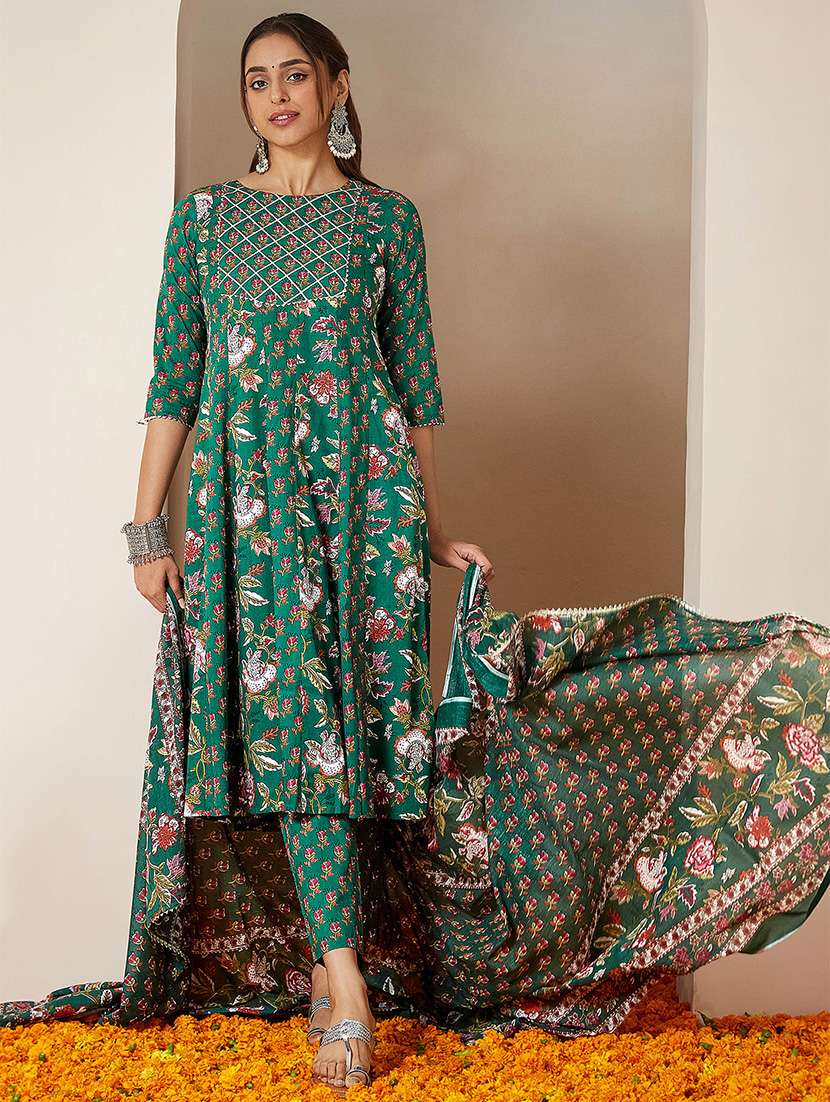 women floral three quarter sleeve kurta pant with dupatta set - 22156289 -  Standard Image - 3