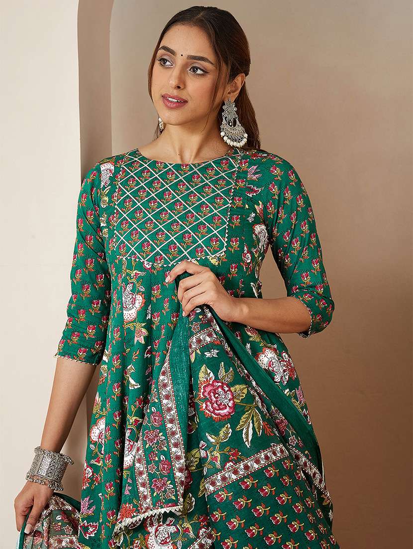 women floral three quarter sleeve kurta pant with dupatta set - 22156289 -  Standard Image - 5